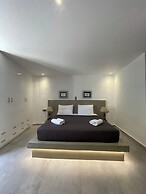 Zoumis Residence