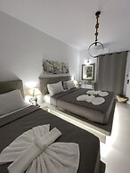 Zoumis Residence