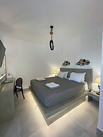 Zoumis Residence