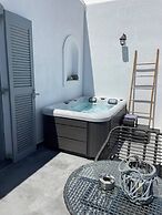 Zoumis Residence