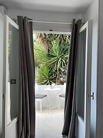 Zoumis Residence