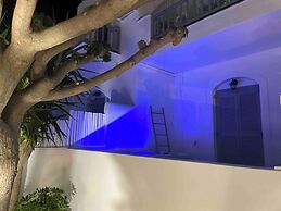 Zoumis Residence