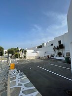 Zoumis Residence