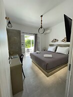 Zoumis Residence