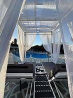 Zoumis Residence