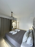 Zoumis Residence