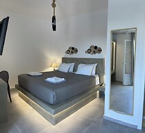 Zoumis Residence