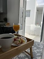 Zoumis Residence