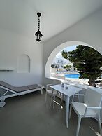 Zoumis Residence
