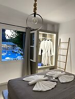 Zoumis Residence