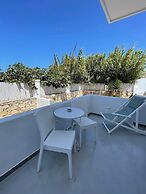 Zoumis Residence