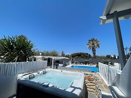 Zoumis Residence