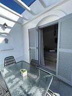 Zoumis Residence