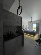 Zoumis Residence