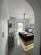 Zoumis Residence