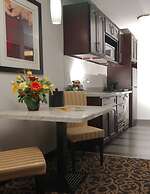 Paradise Inn and Suites - Redwater