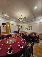 The Paramount Hotel