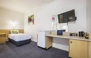 Boomerang Hotel