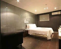 Fox Hotel