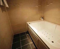 Fox Hotel