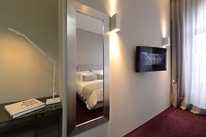 EMAJ Guimarães Boutique Hotel
