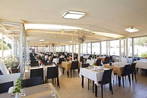 Risa Hotel