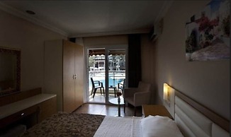 Risa Hotel