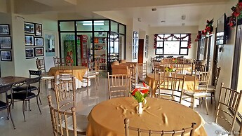 Gardenville Hotel