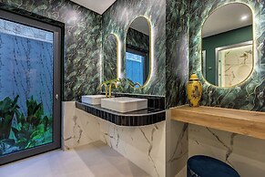 Emerald Villas & Suites