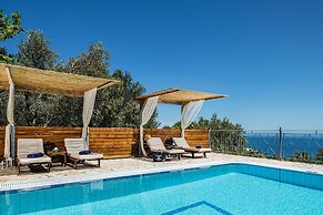 Emerald Villas & Suites