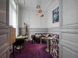 Yndo Hotel