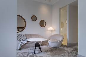 Yndo Hotel