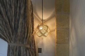 Yndo Hotel