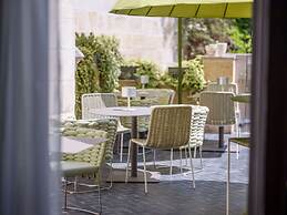 Yndo Hotel