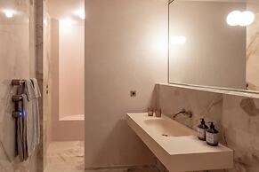 Yndo Hotel