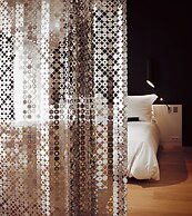 Yndo Hotel