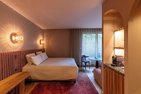 Yndo Hotel