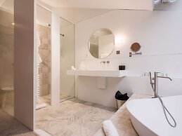 Yndo Hotel