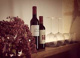 Yndo Hotel