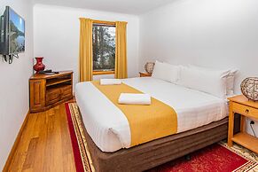 Lake St Clair Lodge
