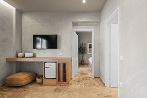 Nikos Apartments