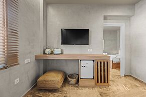 Nikos Apartments