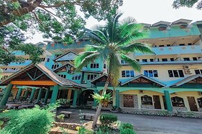Virgo Batik Resort Teluk Batik Lumut