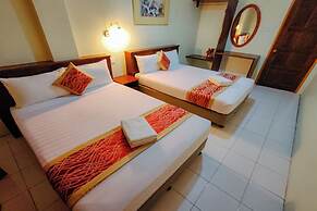 Virgo Batik Resort Teluk Batik Lumut