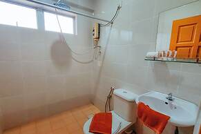 Virgo Batik Resort Teluk Batik Lumut