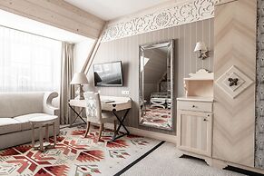 ARIES Hotel & SPA