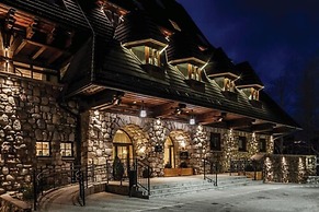 ARIES Hotel & SPA