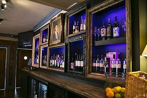 Lane's Privateer Inn
