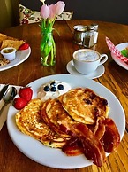 Lane's Privateer Inn