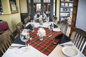 Lane's Privateer Inn